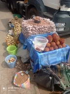 Market Friday : THE STREET/MARKET PLACE AS BECOME A SHADOW OF ITSELF thumbnail